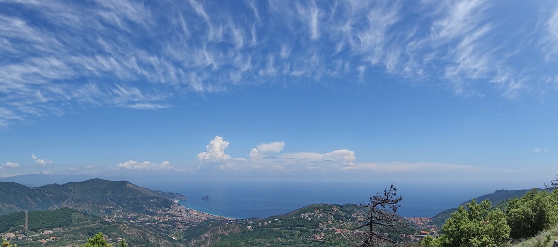 Panorama vom Bric dei Monti auf Noli
